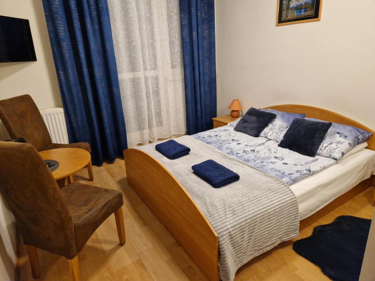 Zajazd Lesny Tuszyn Oda fotoğraf